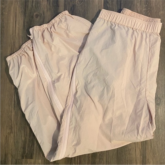 - Free people three pointer track pants worn once Women's Pants - Picture 4 of 7